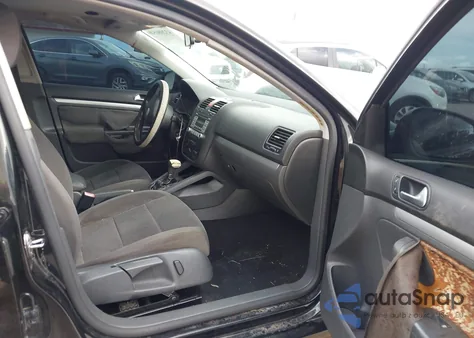 2009 Volkswagen Jetta S z USA, uszkodzony, nr VIN 3VWJM71K49M068763